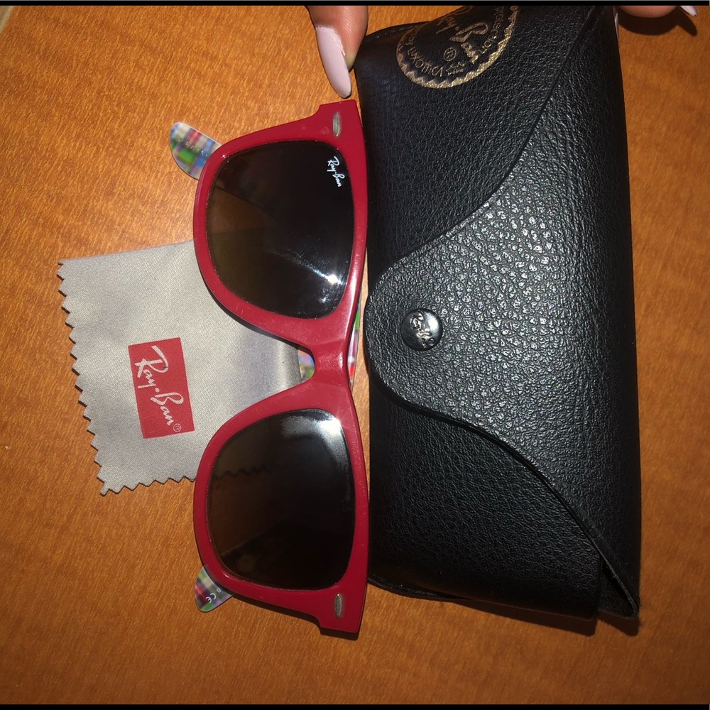 Ray-Ban wayfarers